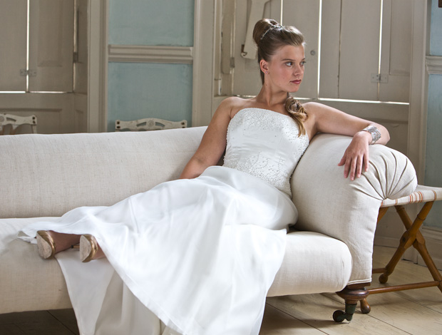 Relaxed Bride - Chiswick - by Ian McGraw LBIPP